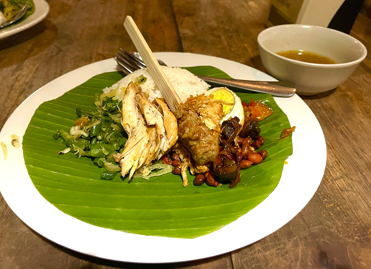 Nasi Ayam Kedewatan Ibu Mangku のナシアヤム