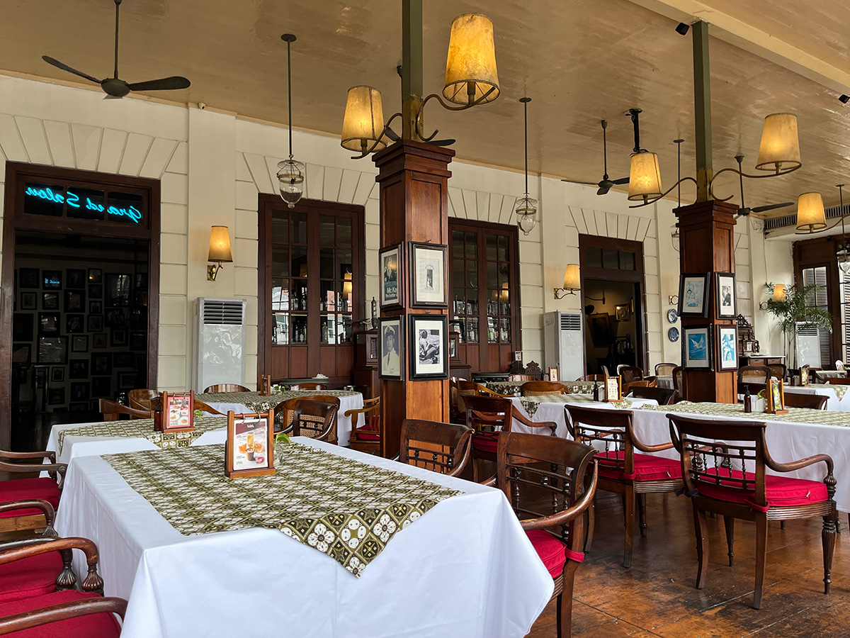 CAFE BATAVIA の2階 店内