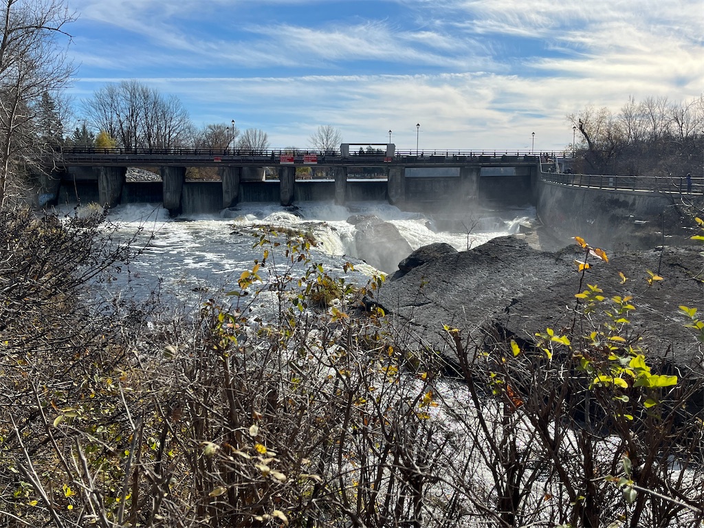 なぜカナダの首都はオタワなのか？ ふと思い立って、プチ冒険