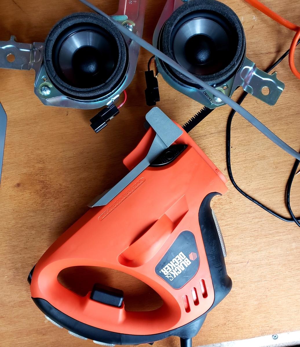 86 リアスピーカー交換した話 Kfc Rs124 Grガレージ鈴鹿 リアスピーカーブラケット おんがくのりものもの日記