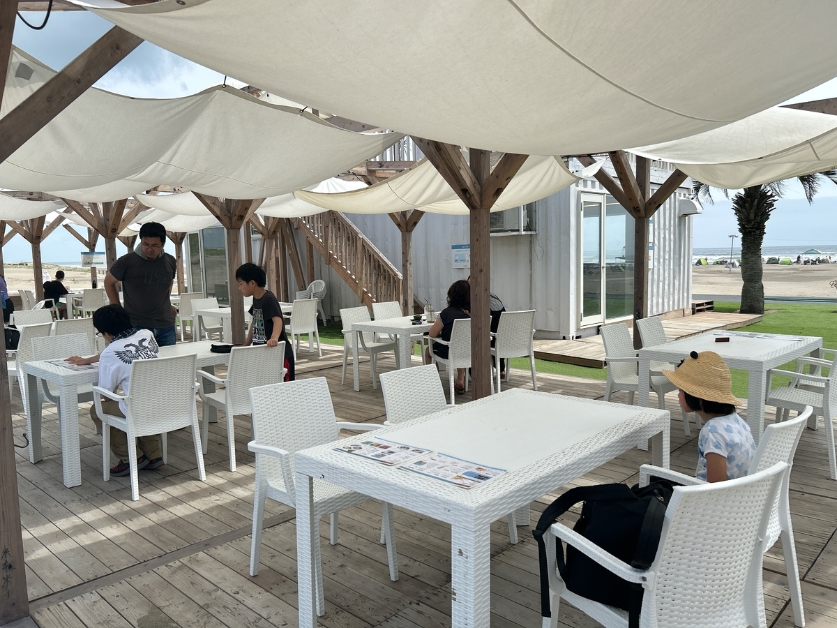 ASOBEACH(アソビーチ)のイートインスペース