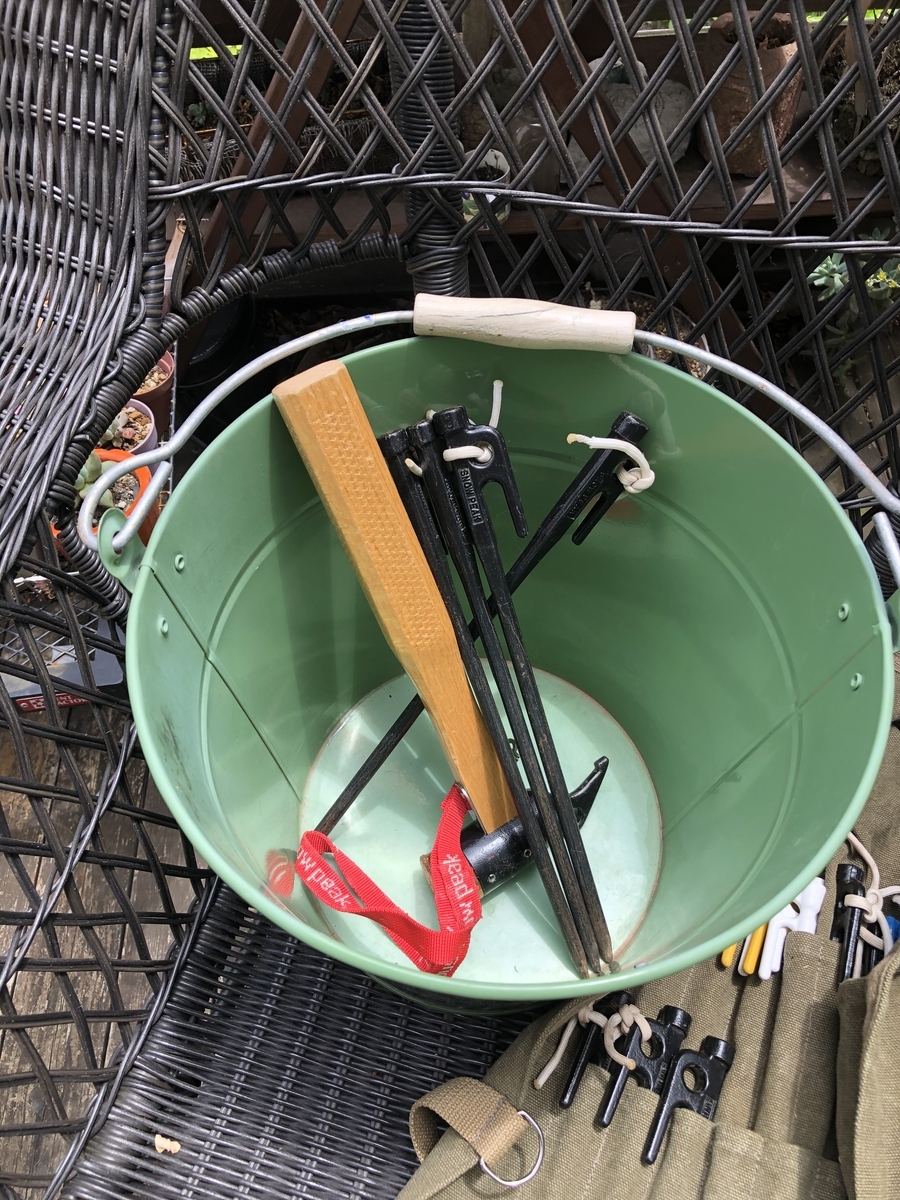 インスタ映え キャンプで使える Mercuryのおしゃれブリキバケツ Camp Gear Garden