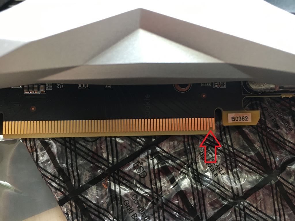 f:id:christmas-cookies:20190423002645j:plain GPU差し込み口