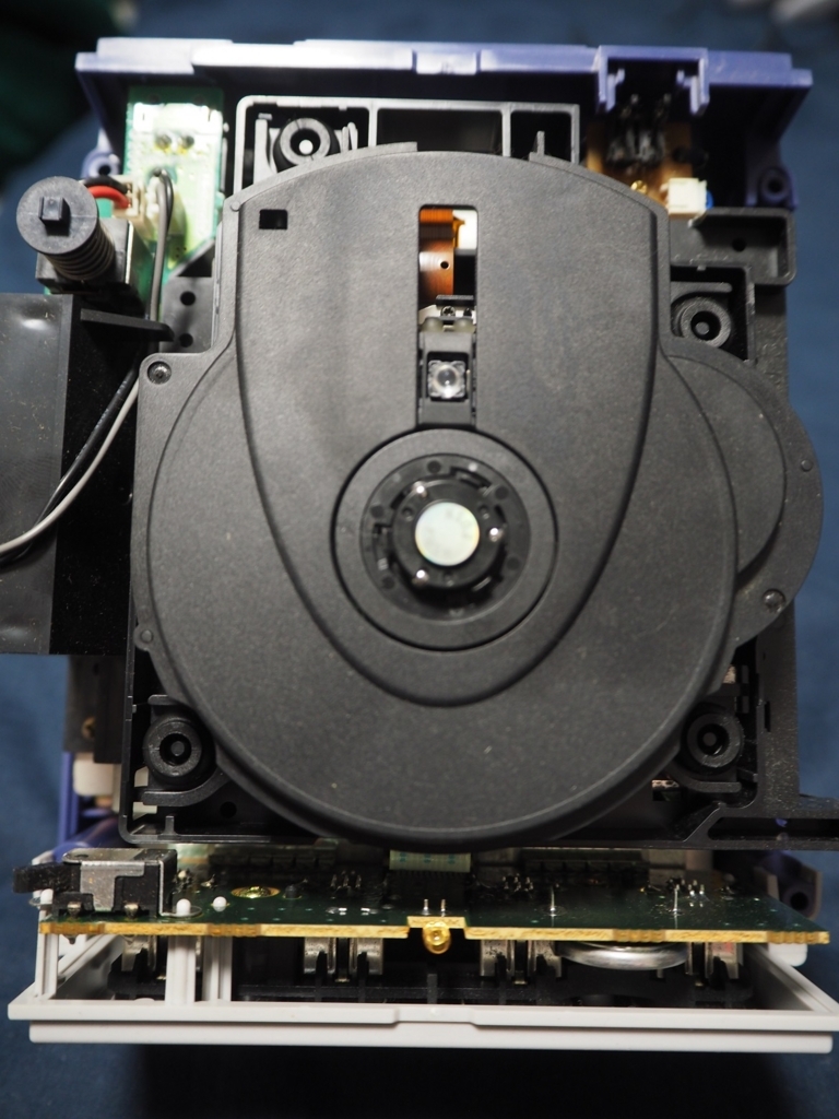 壊れて動かなくなったゲームキューブを分解して植木鉢にする その1 Necromakeycon ﾈｸﾛﾏｷｺﾝ