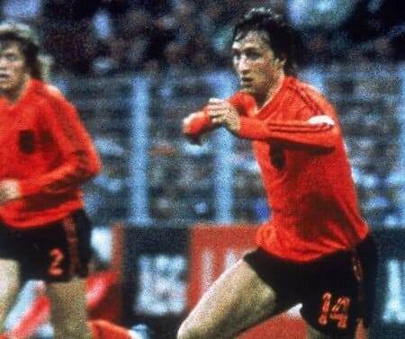 14番 を着た日本を代表する2人の偉大なる選手 日本サッカー背番号の話 Delpinote 14番 を着た日本を代表する2人の偉大なる選手 日本サッカー背番号の話 Delpinote
