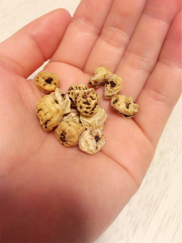 中身はこんな感じ ナッツ