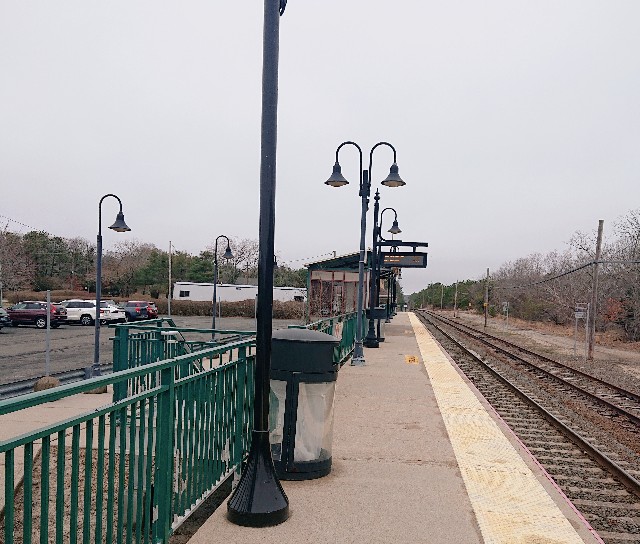 ウエストハンプトン駅