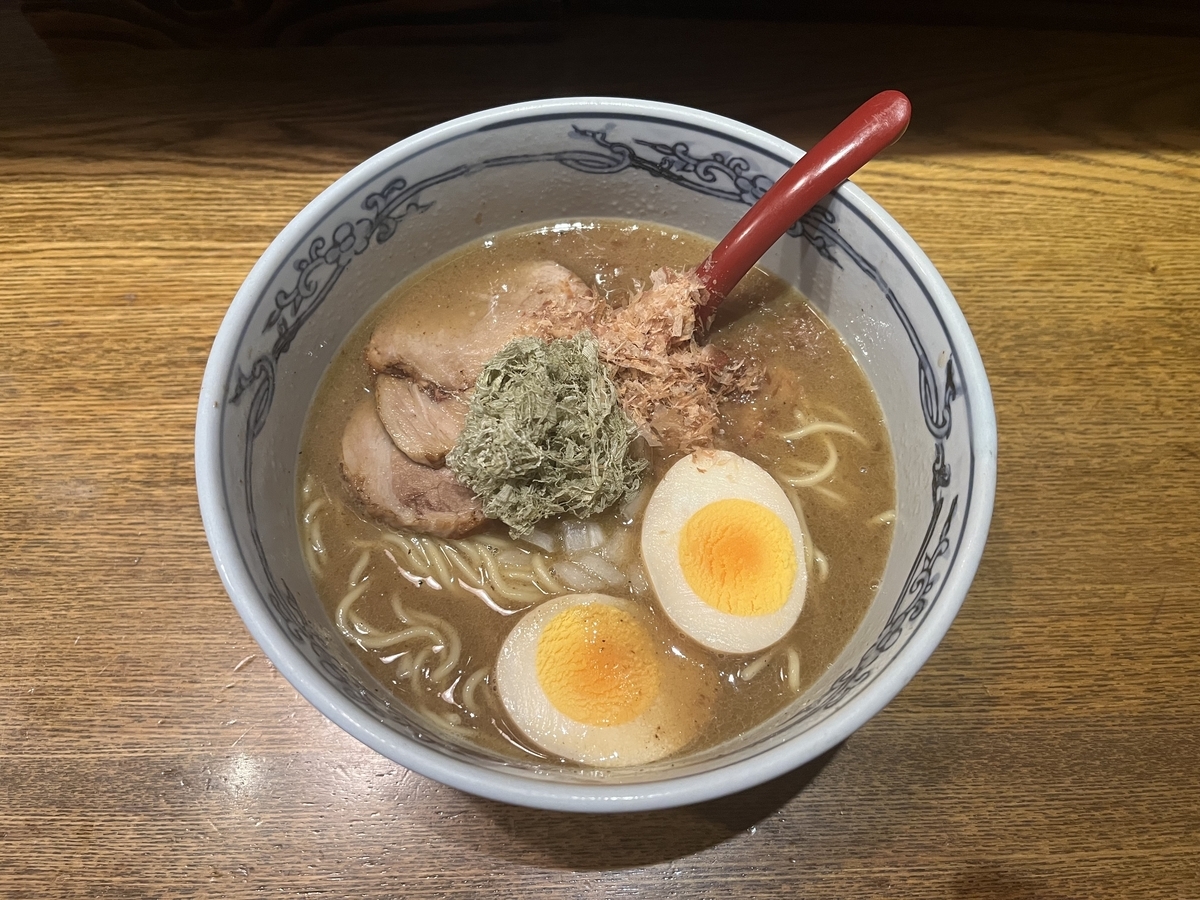 1327 極め濃厚煮干しらーめん ＠六三六 （岐阜） - バラ色の 