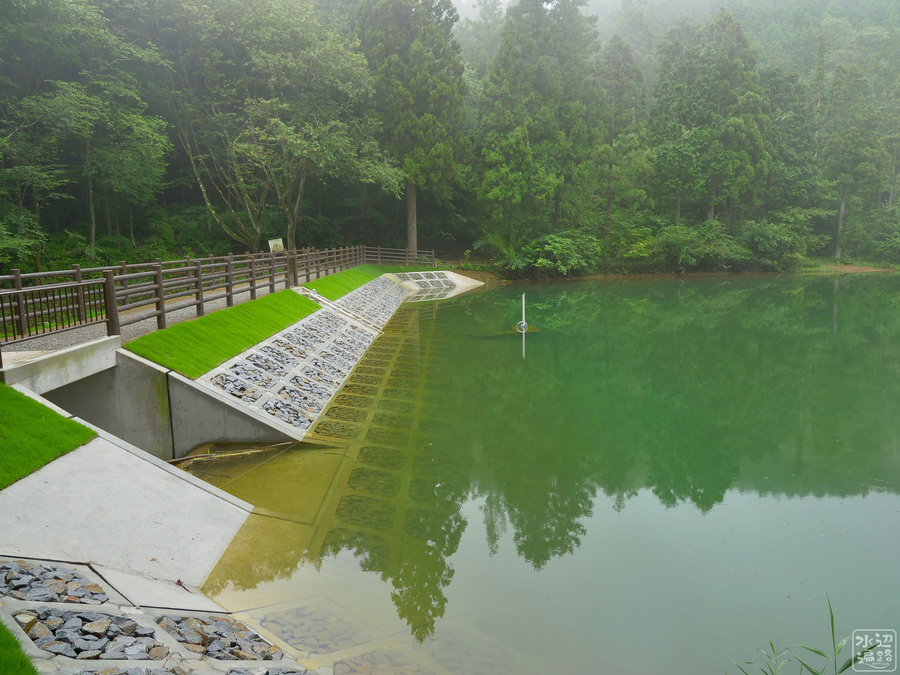 北伊奈ヶ湖 山梨県南アルプス 水辺遍路