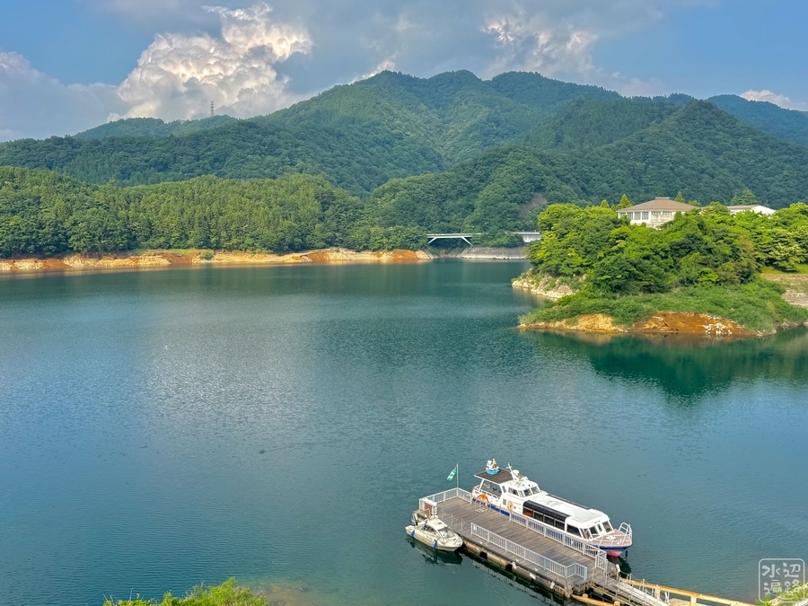 お土産屋(宮ケ瀬ダム湖) 水彩画 額装済み お土産屋(宮ケ瀬ダム湖