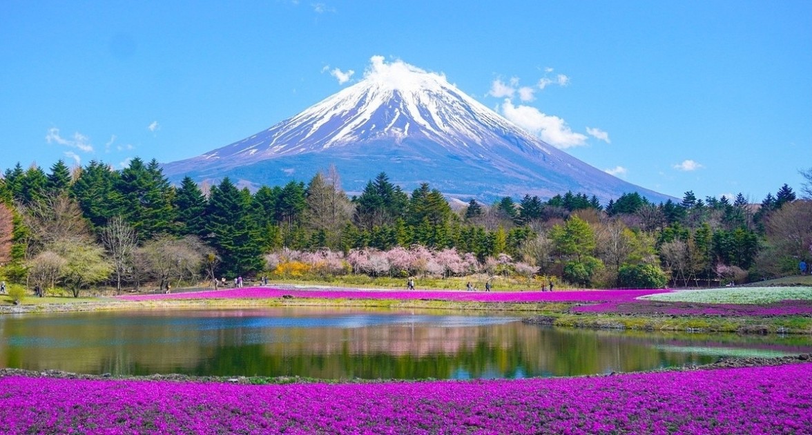日本のキリスト教会のイメージ｜富士山と日本の風景