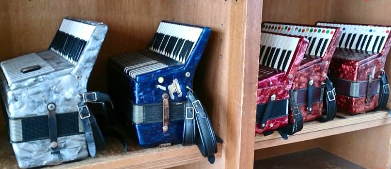 大形ジュニア器楽クラブで使用したアコーディオン 小学生レッスンの様子