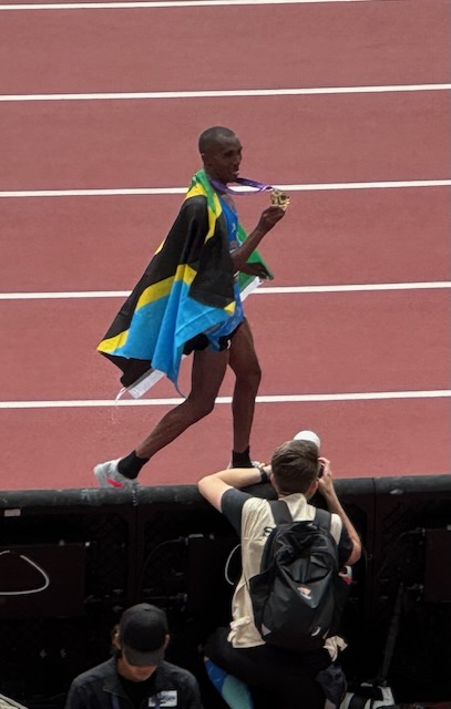 男子マラソン優勝者のシンブ選手