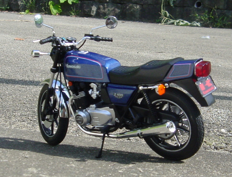 アオシマ Z400FX E2 - クロード・水沢と刑事ドラマ 旧車デジタル