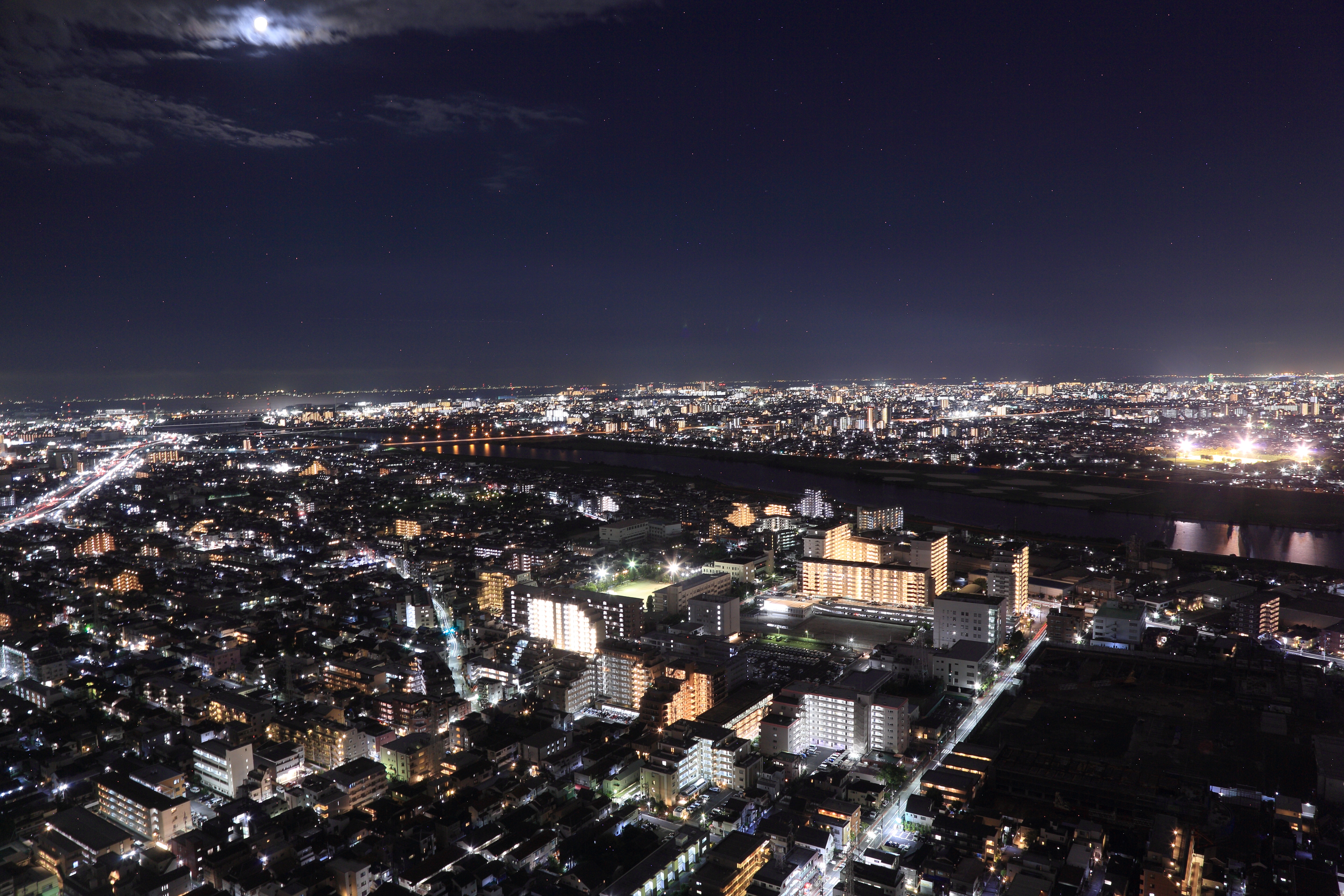江戸川下流の夜景 - 月に叢雲 花に嵐 写真だけ版