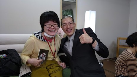 鍼灸院くらさろにて車椅子自由人森居祐木さん