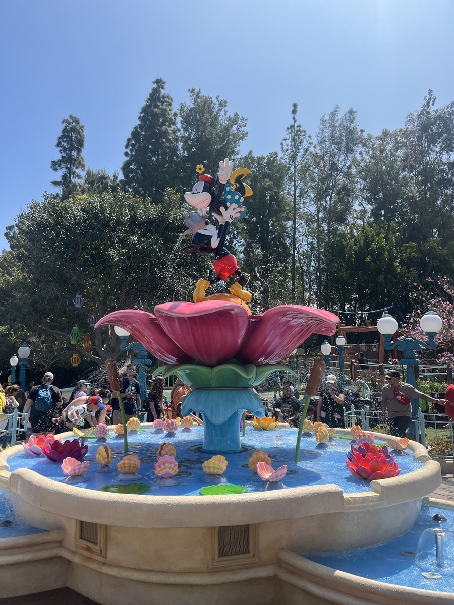 アナハイム　ディズニーランド　トゥーンタウン　オープニング記念シルバーコイン ミッキーのトゥーンタウン」 3月19日にリニューアルオープン