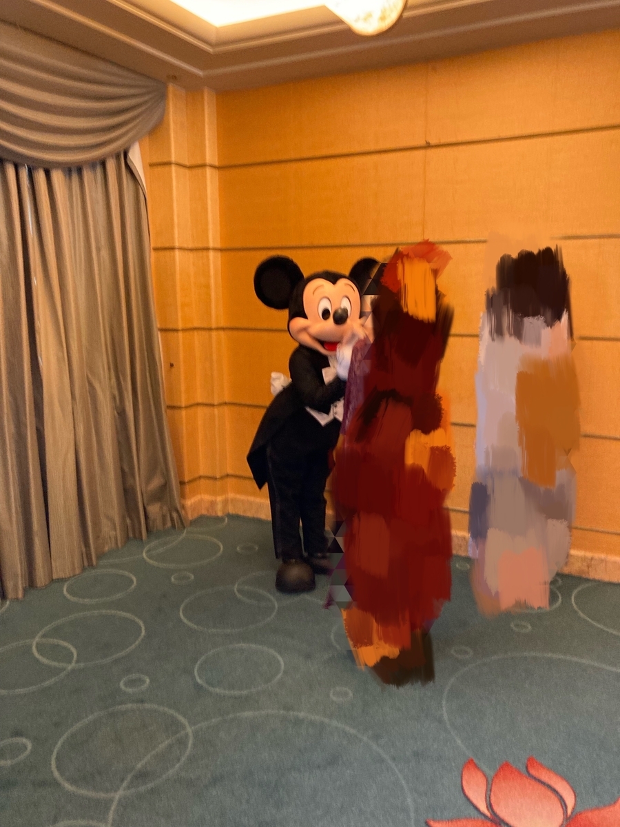 DCLアラスカ2024 #18：フォーマルコスチュームのミッキーと