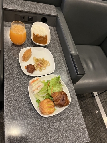 ANA Lounge