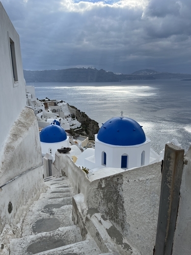 霧の中の風景('88ギリシャ/仏/伊) ギリシャのサントリーニ島の伝統的な風景ギリシャの村イアの日没