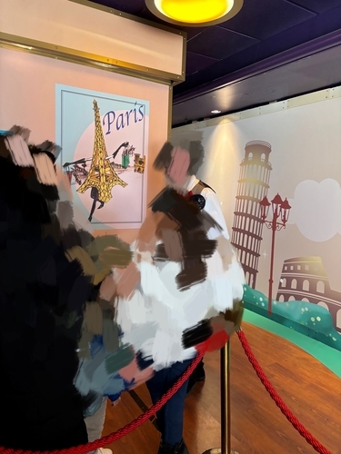 Meet and Greet accross Europe with Minnie