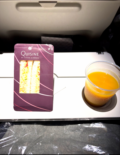 カタール航空機内食