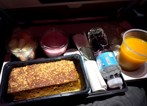 カタール航空機内食