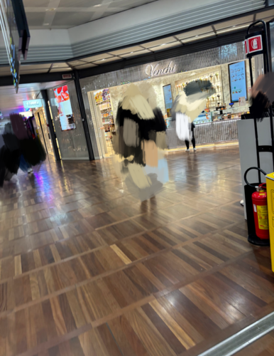 ベネチア・マルコポーロ空港　免税店エリア