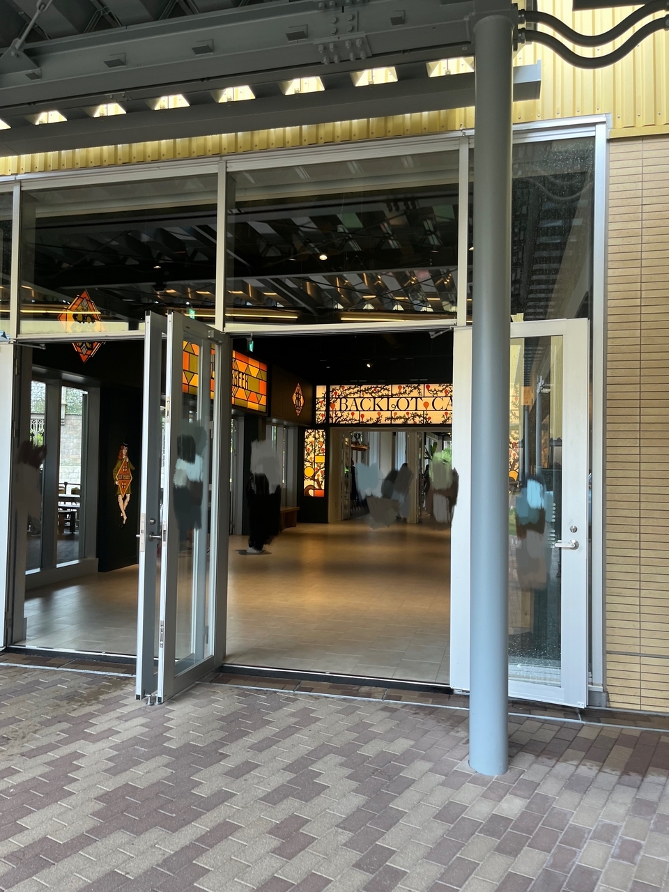 バックロットカフェ