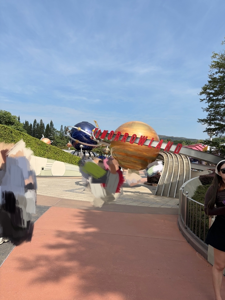 トゥモローランド