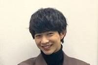 石川 透役：鈴木仁