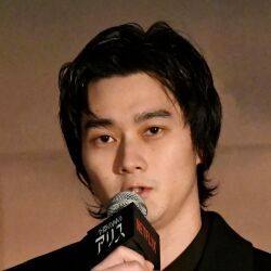 ラスボス（佐村隆寅）/ 栁俊太郎