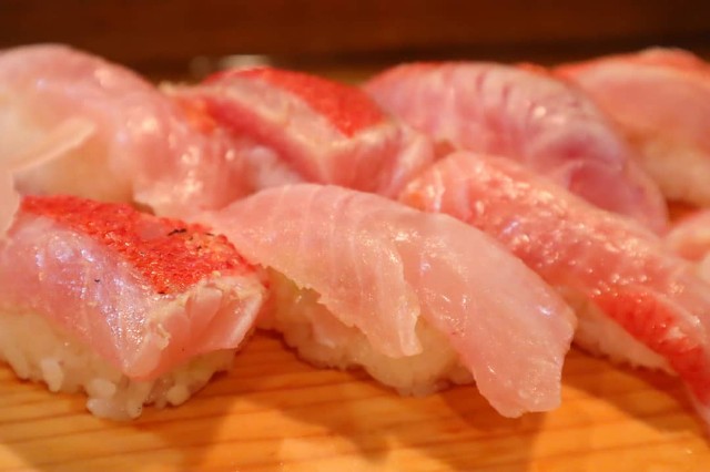 東伊豆グルメ 最高においしい稲取の金目鯛が堪能できる 魚八寿し 太ってもケーキに埋もれたい
