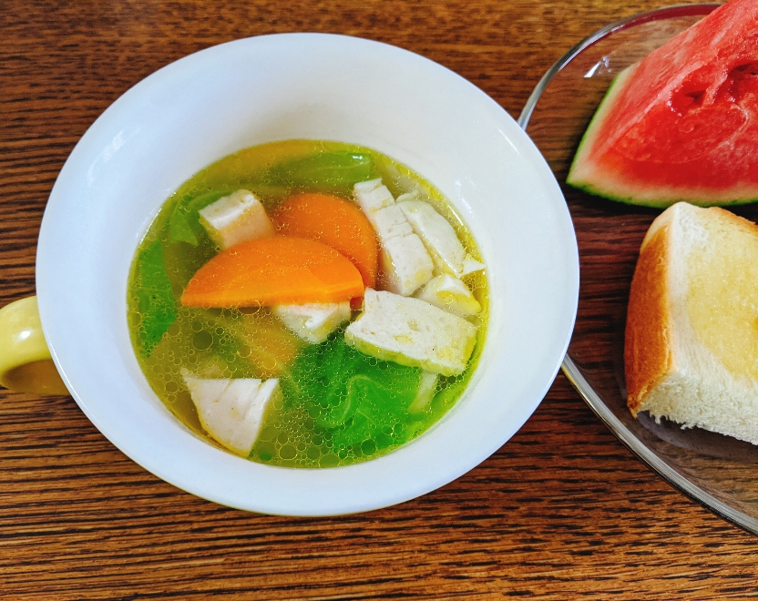 野菜のスープとトースト