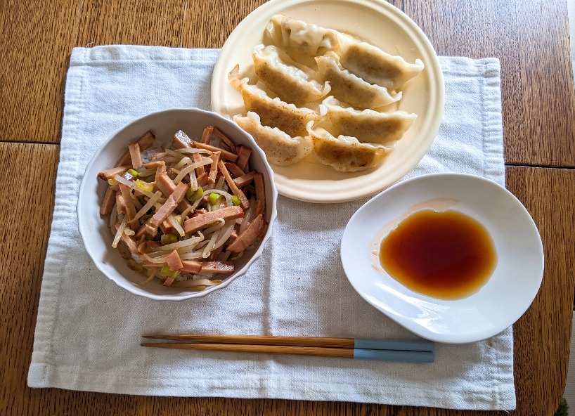 餃子とチャーシュー丼のご飯