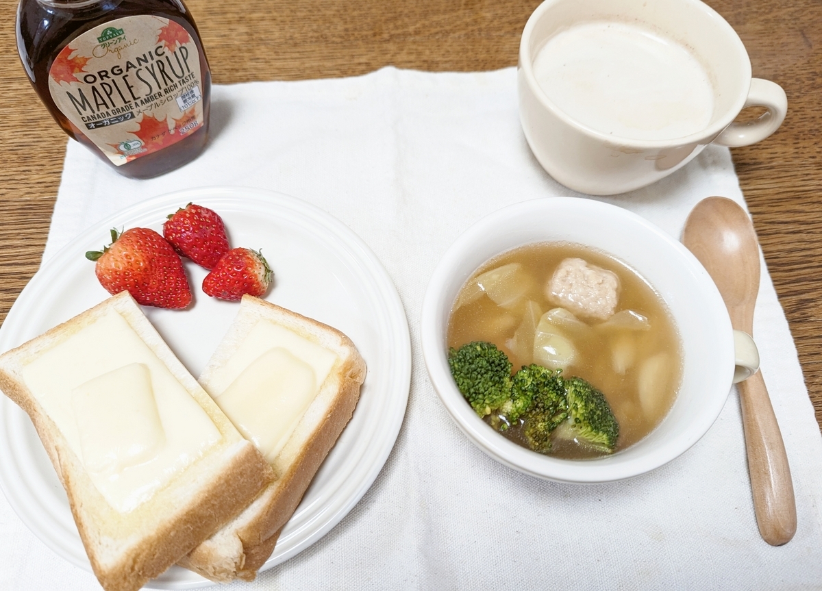 パンとスープの朝食