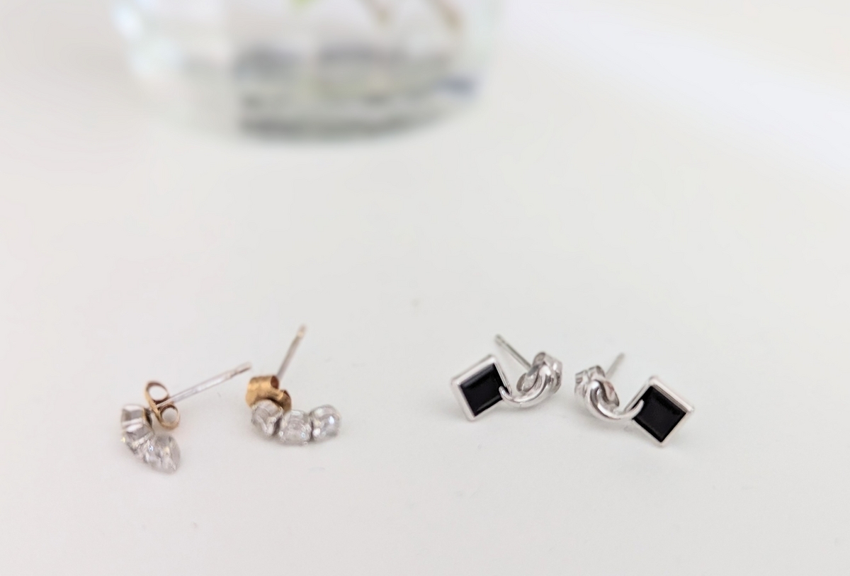 人工ダイヤのピアス