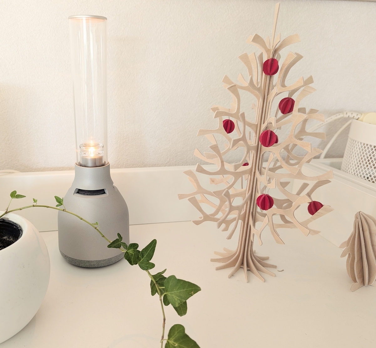 グラスサウンドスピーカーとクリスマスツリー