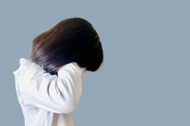 泣いている女の子