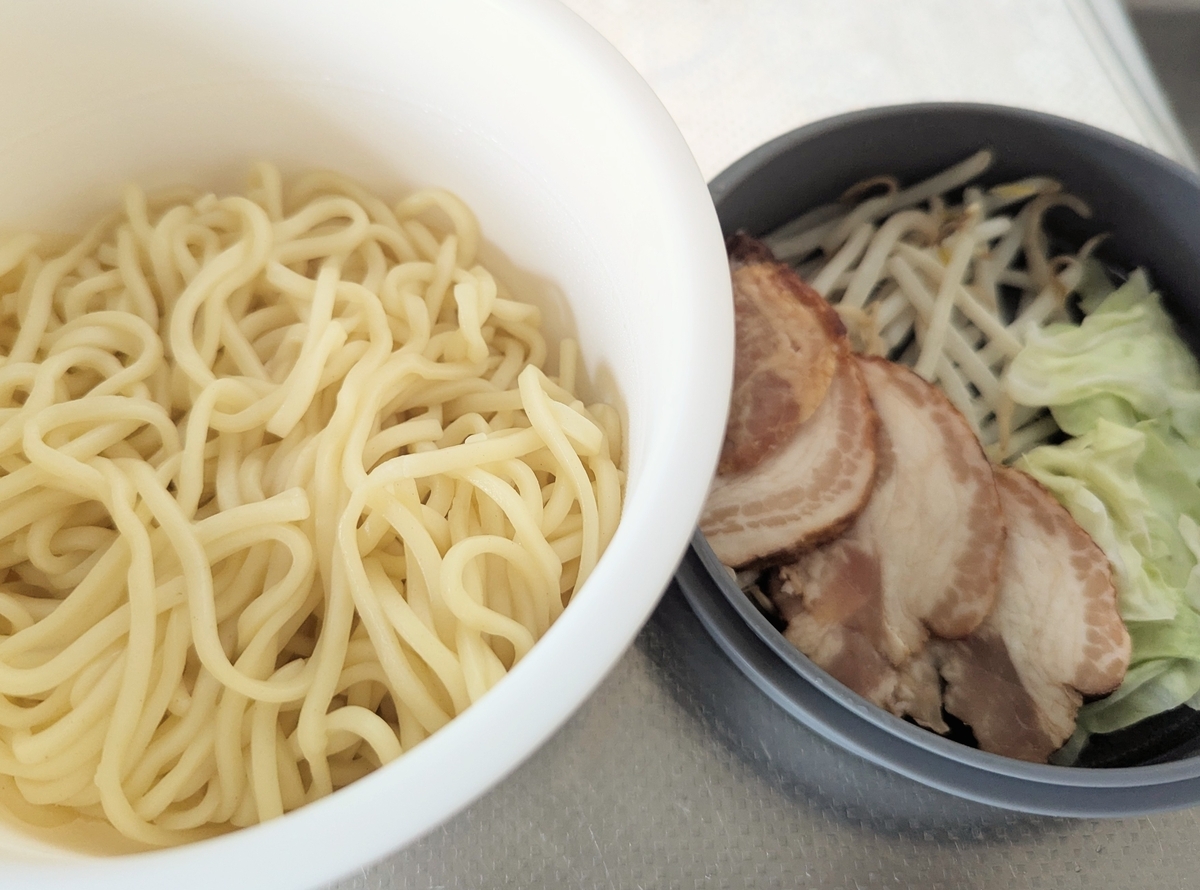 つけ麵のお弁当