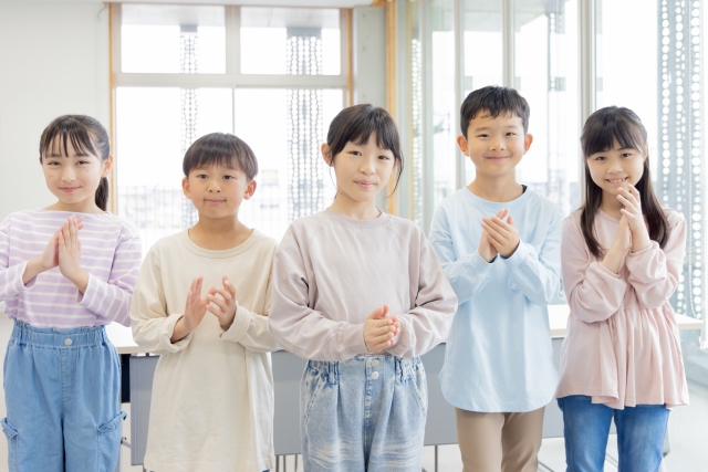 小学生の子供たち