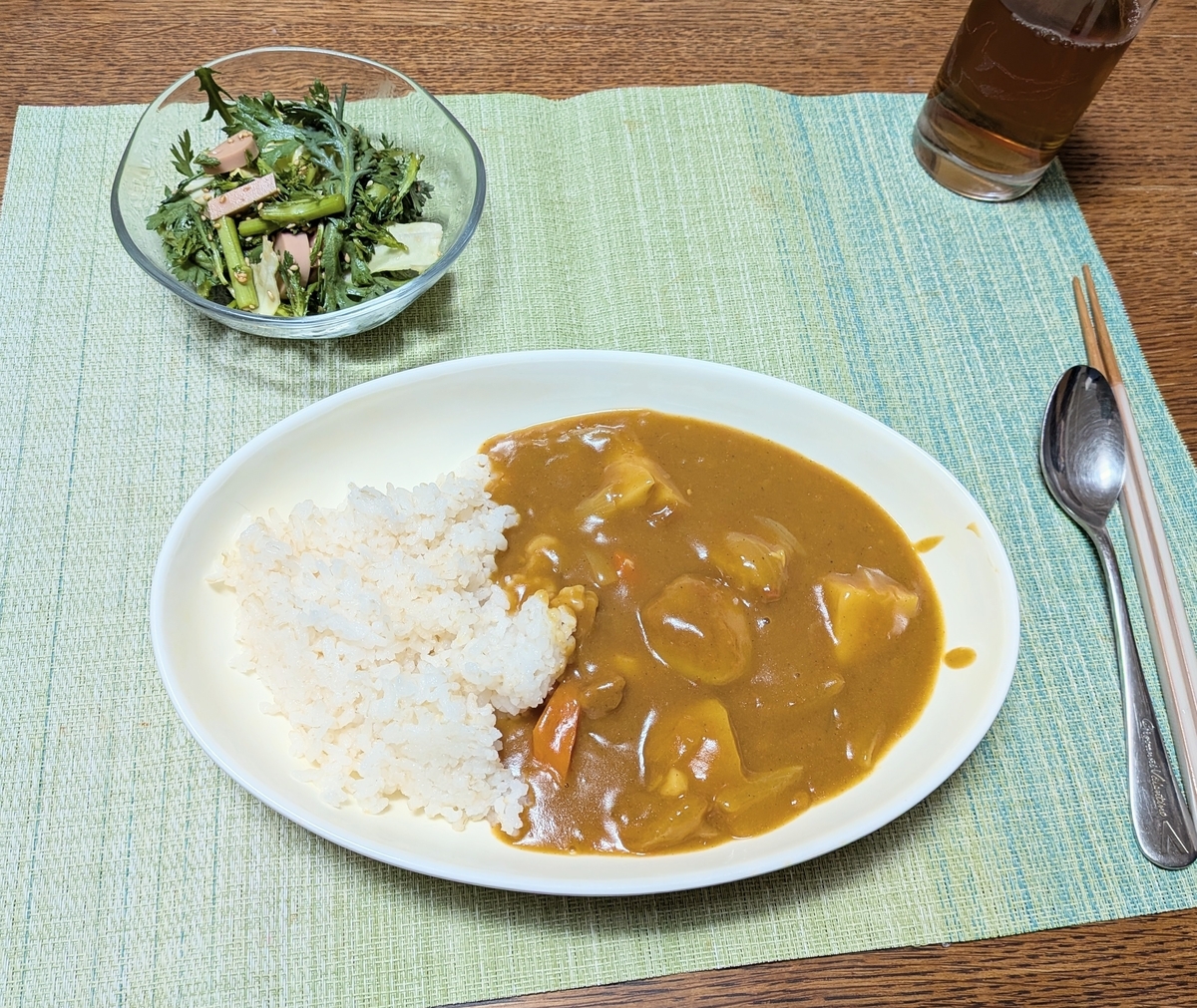 カレーの夕食