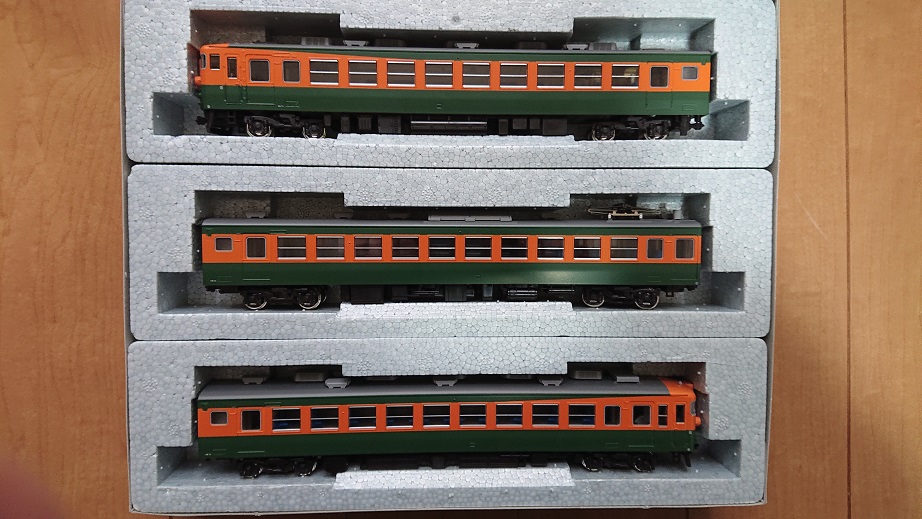 鉄道模型27 KATO 165系急行型電車 屋根を少しだけリアルに