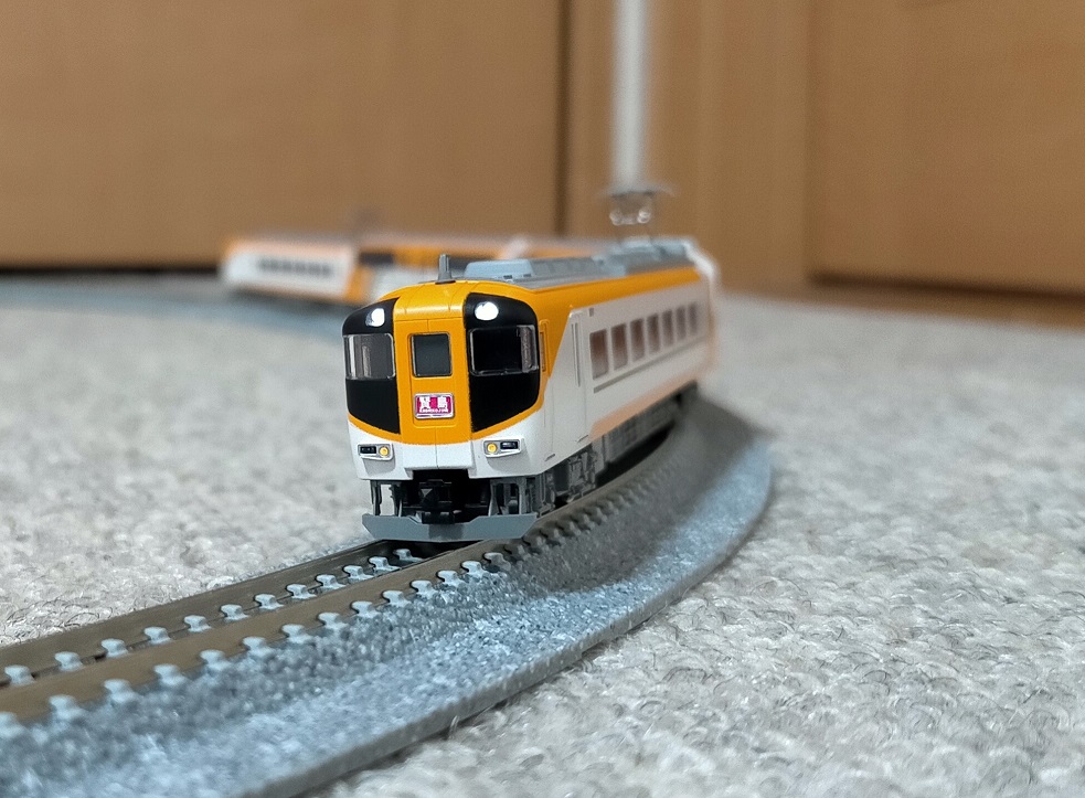 鉄道模型教室 近鉄特急30000系ビスタEX新塗装 レポート