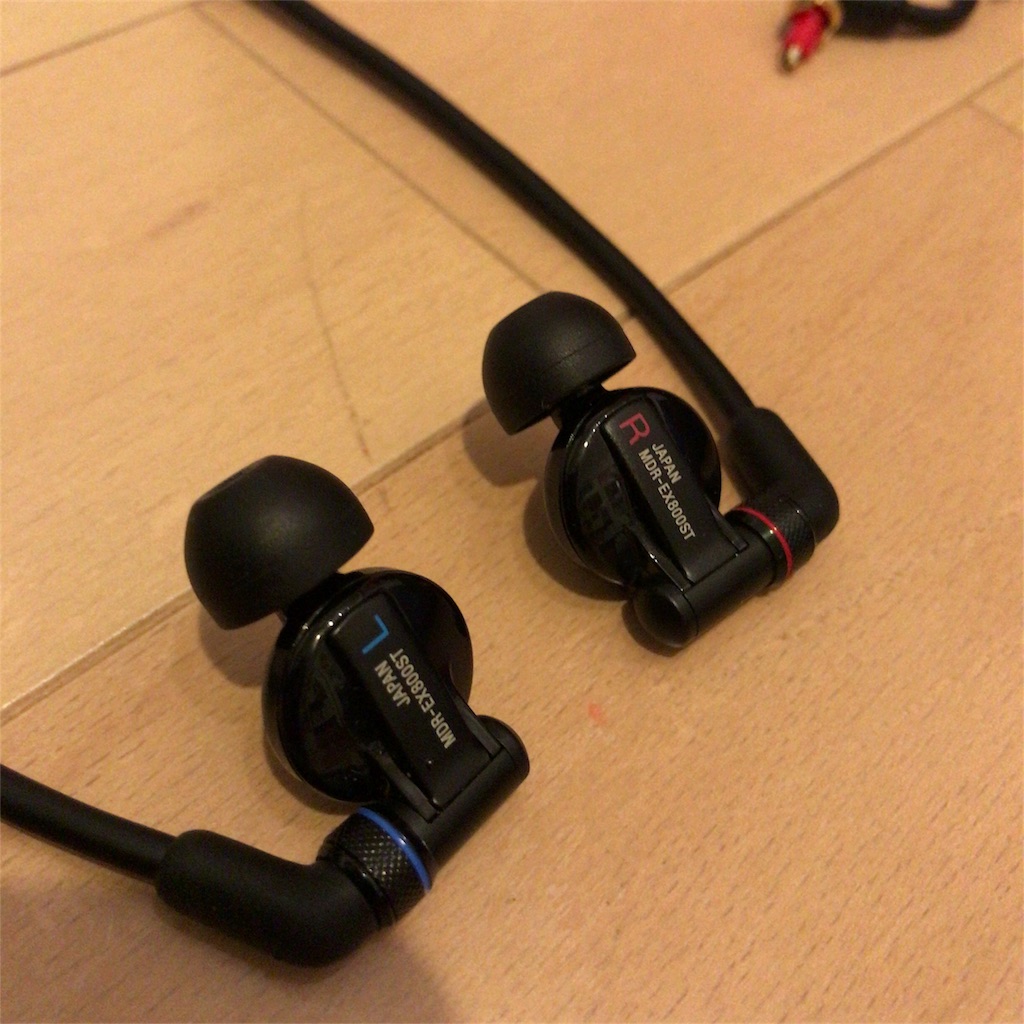 MDR-EX800STにMDR-EX1000用の0.6mショートケーブル RK-EX1000SP