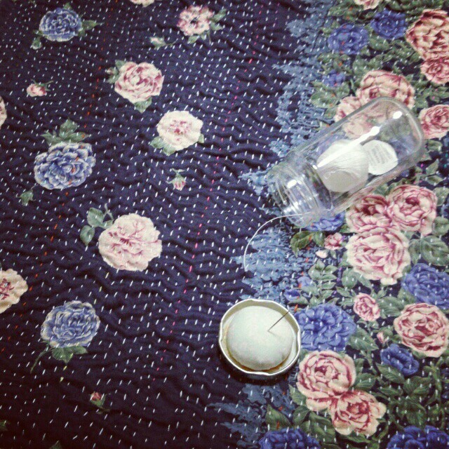 □カンタ刺繍（ラリーキルト）の座布団カバー - mimoza note