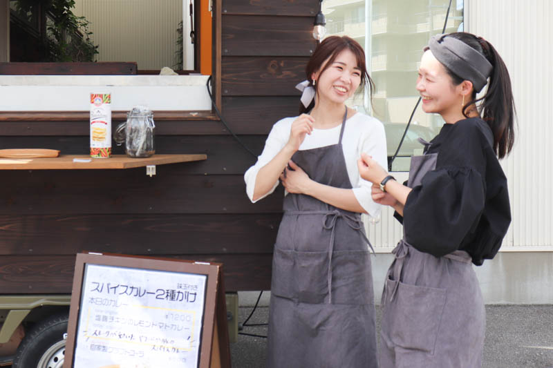 石川県のスパイスカレーセンモンキッチンカー旅するスパイスタネ