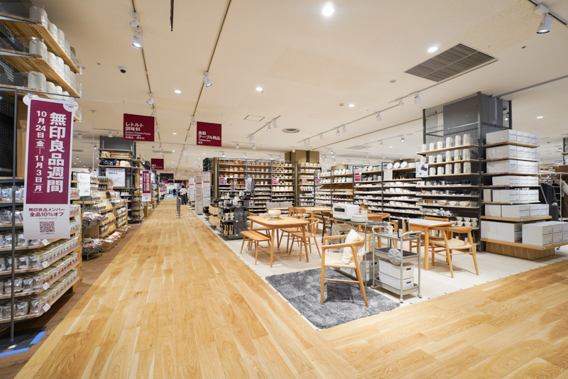 無印良品 アル・プラザ小松の内観