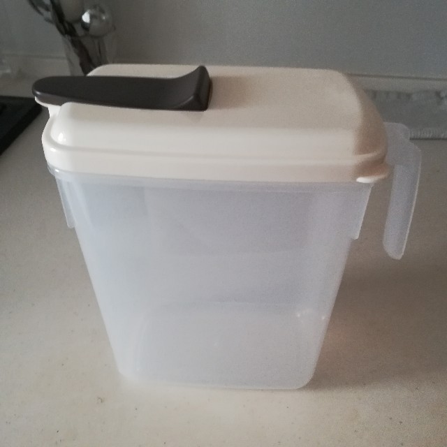 【プチストレス解消】100均の麦茶ポットをダイソーからセリアに買い替えた yomelog