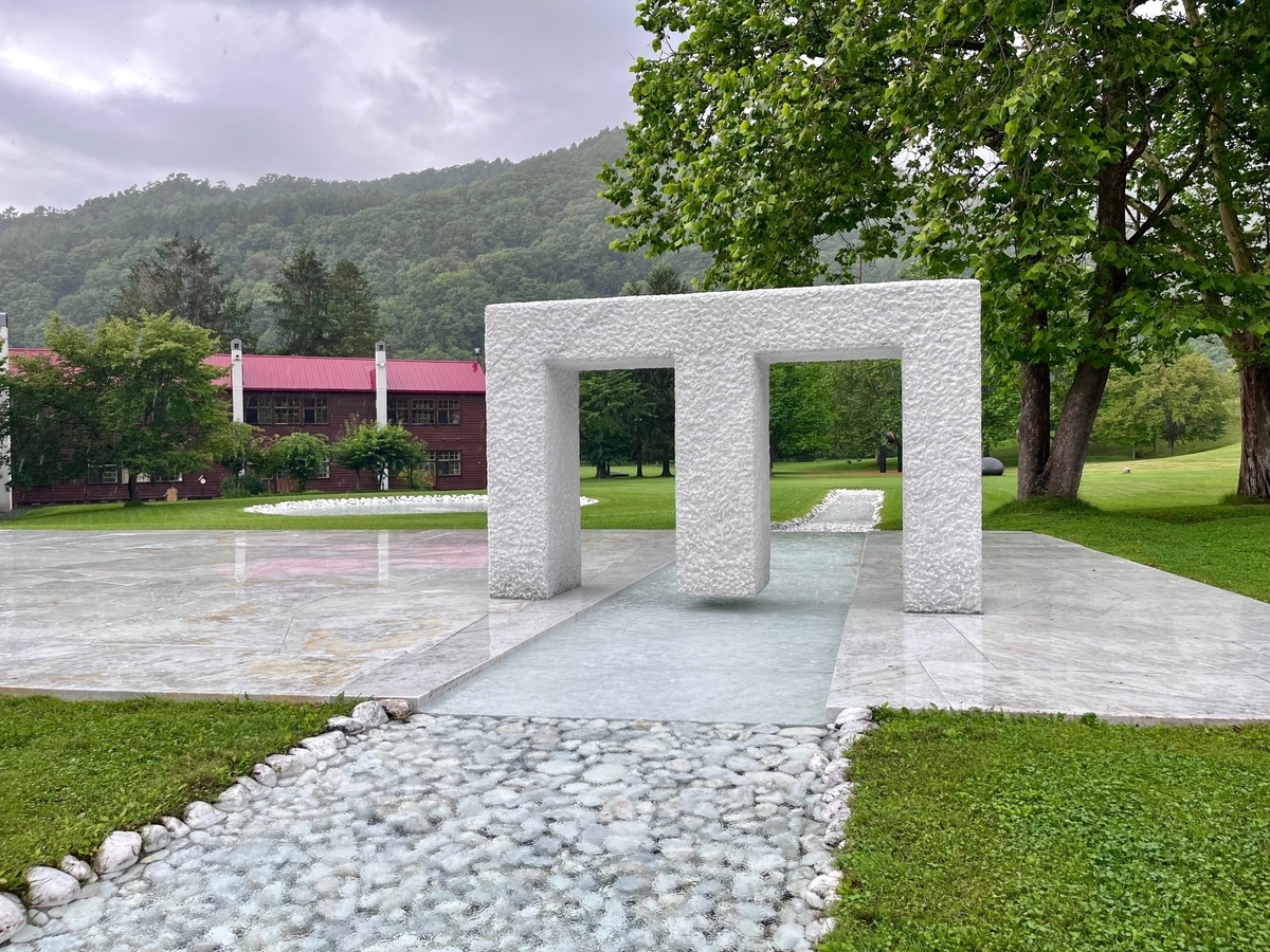アルテピアッツァ美唄 安田侃の芸術広場 安田侃彫刻美術館 アルテピアッツァ美唄 – 北海道デジタル